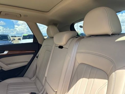 Used 2021 Audi Q5 2.0T Premium w/ Convenience Package AWD/4WD image 13