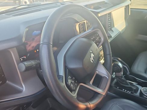 Used 2023 Ford Bronco Outer Banks image 2