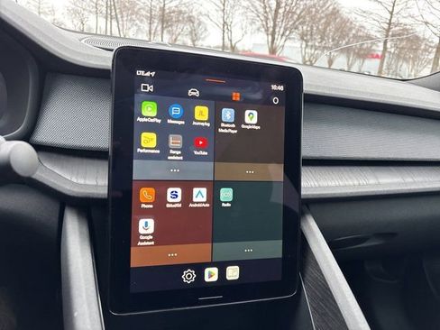 Used 2021 Polestar Polestar 2 Launch Edition w/ Performance Package image 29