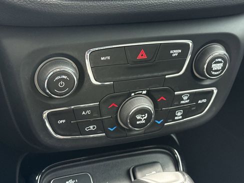 Used 2019 Jeep Compass Altitude image 15
