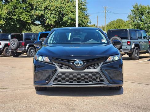 Used 2024 Toyota Camry SE image 2