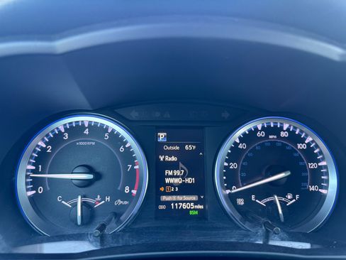 Used 2017 Toyota Highlander SE image 17