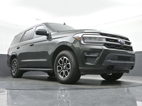 Used 2022 Ford Expedition XLT AWD/4WD image 10
