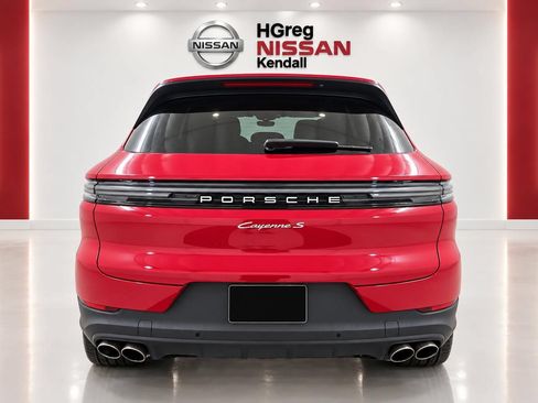 Used 2024 Porsche Cayenne S AWD/4WD image 6