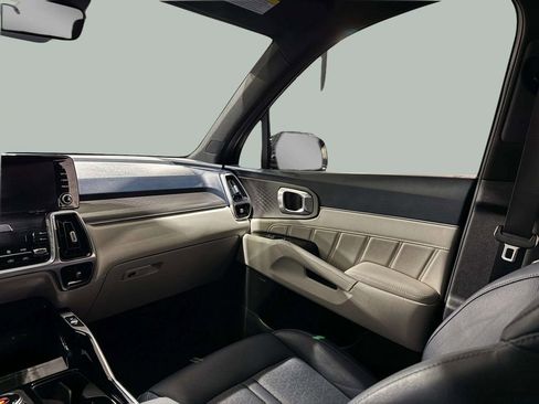 Used 2023 Kia Sorento SX Prestige image 21