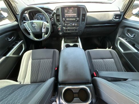 Used 2024 Nissan Titan SV w/ SV Convenience Package image 25