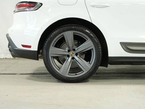 New 2026 Porsche Macan Turbo image 40