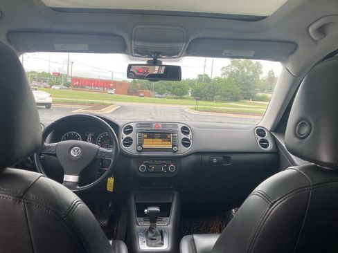 Used 2010 Volkswagen Tiguan SEL image 21
