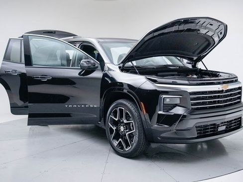New 2026 Chevrolet Traverse High Country image 16