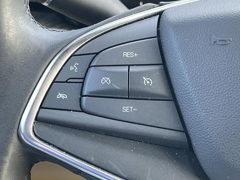 Used 2018 Cadillac XT5 FWD image 29
