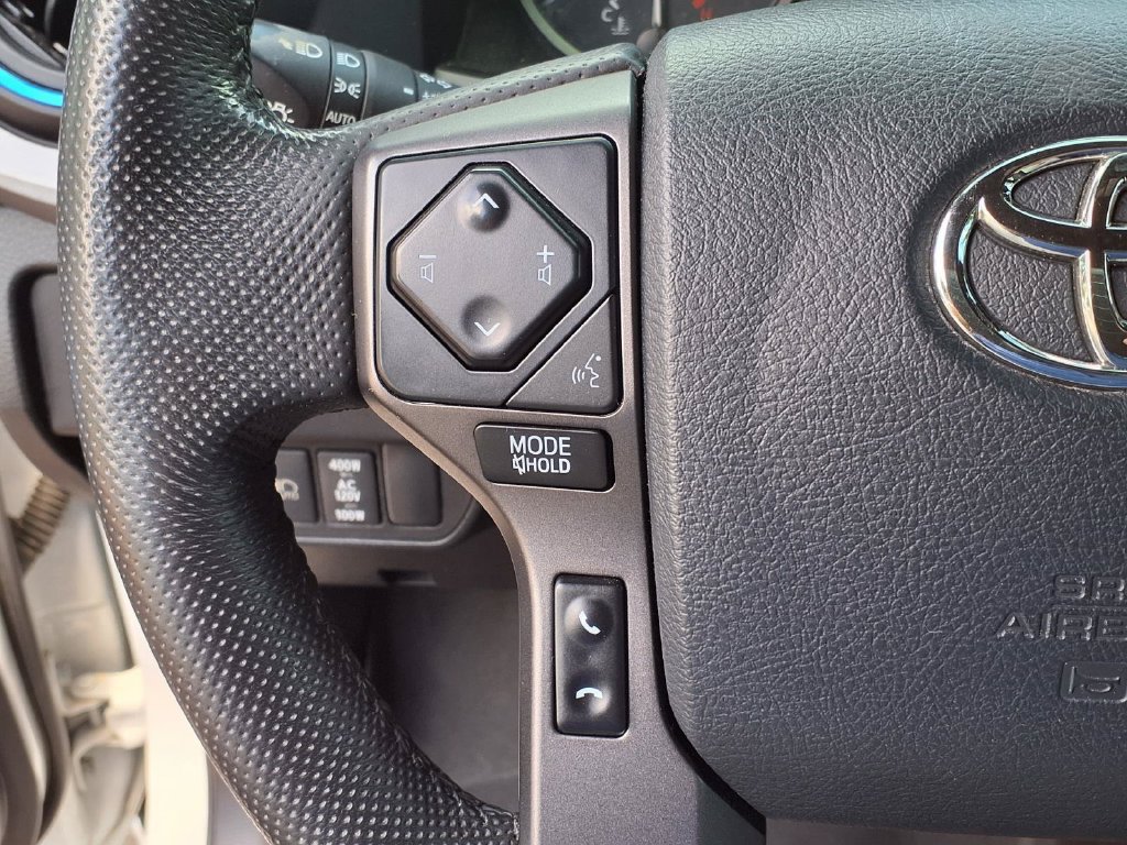 Used 2020 Toyota Tacoma TRD Off-Road w/ Technology Package AWD/4WD image 36