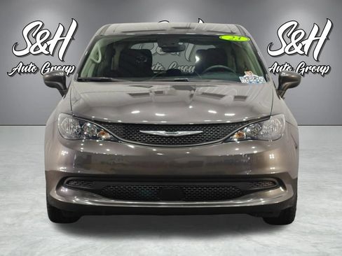 Used 2023 Chrysler Voyager LX FWD image 12