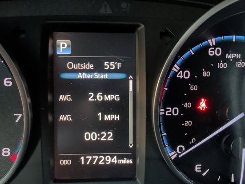 Used 2018 Toyota RAV4 XLE image 14