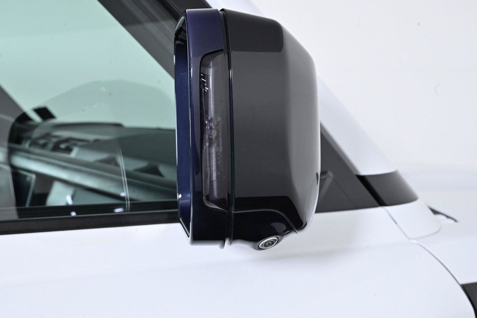 Used 2022 Land Rover Defender 110 X-Dynamic HSE AWD/4WD image 9