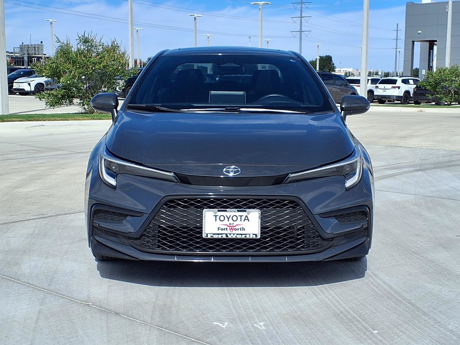 Used 2025 Toyota Corolla SE w/ SE Premium Package FWD image 2