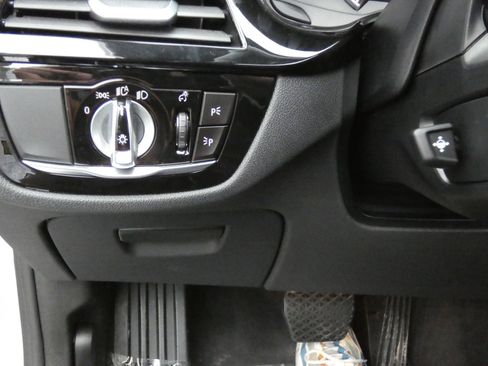 Used 2019 BMW 530i w/ Convenience Package image 69