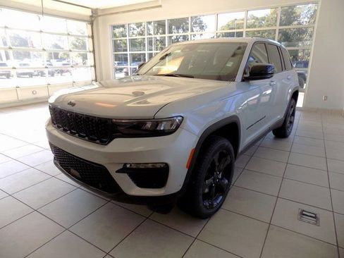 New 2025 Jeep Grand Cherokee Limited w/ Luxury Tech Group II RWD image 3