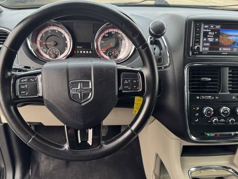 Used 2020 Dodge Grand Caravan SXT image 13