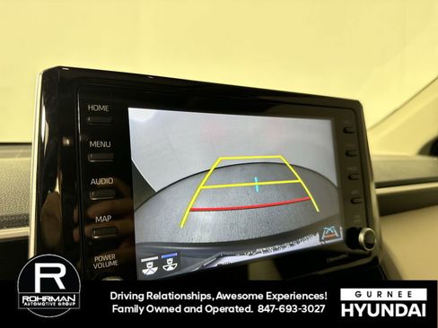 Used 2022 Toyota Corolla Cross XLE image 8