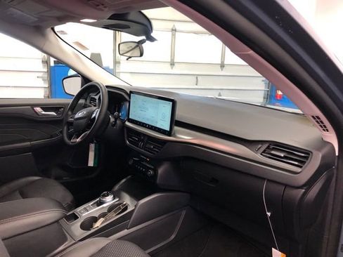 New 2025 Ford Escape SE image 12