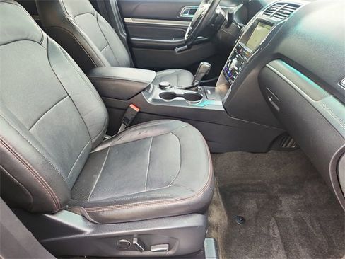 Used 2018 Ford Explorer Sport w/ Equipment Group 401A image 28