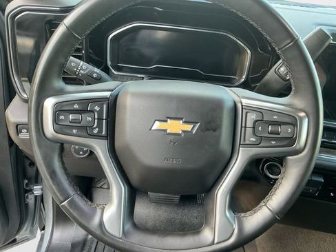 Used 2025 Chevrolet Silverado 1500 LT AWD/4WD image 16