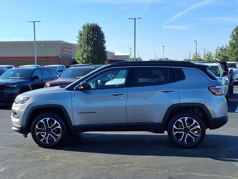 Certified 2022 Jeep Compass Limited image 3