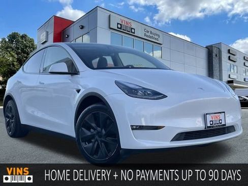 Used 2024 Tesla Model Y Long Range image 1