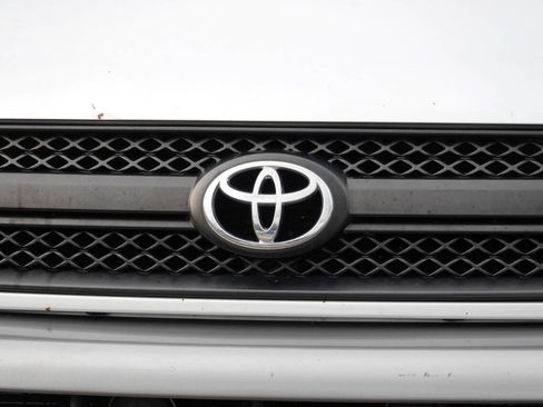 Used 2005 Toyota RAV4 4WD image 34