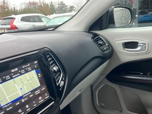 Used 2018 Jeep Compass Limited w/ Navigation Group image 21