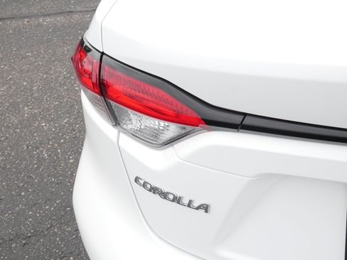 Used 2023 Toyota Corolla LE FWD image 17