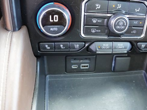 Used 2021 Chevrolet Tahoe High Country RWD image 9