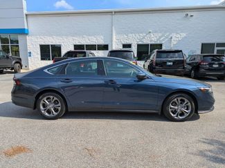 Used 2023 Honda Accord EX video 3