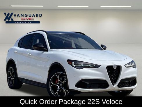 Used 2024 Alfa Romeo Stelvio Veloce image 2