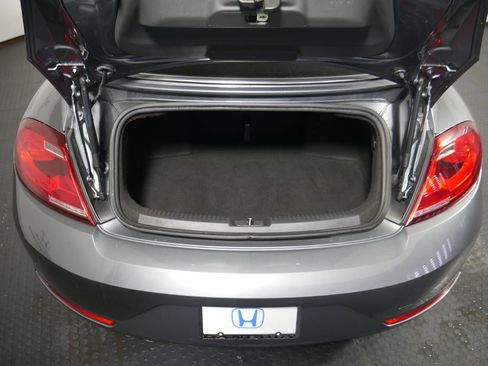 Used 2019 Volkswagen Beetle 2.0T SE image 6