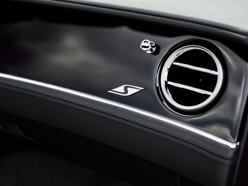 Used 2024 Bentley Continental GT S image 31