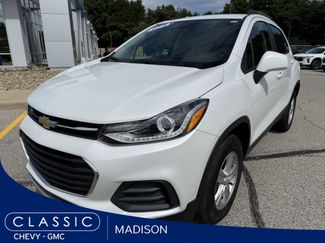 Certified 2022 Chevrolet Trax LT w/ LT Convenience Package image 1
