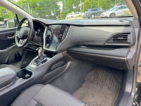 Used 2024 Subaru Outback Premium AWD/4WD image 9