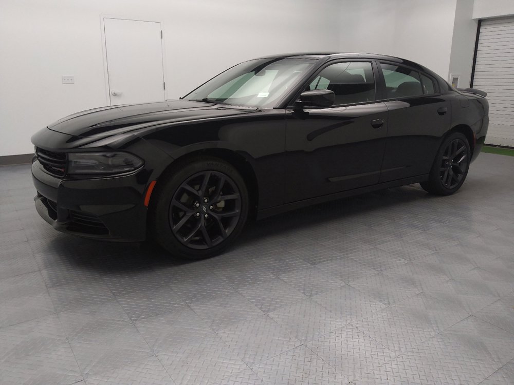 Used 2021 Dodge Charger SXT w/ Blacktop Package RWD image 2