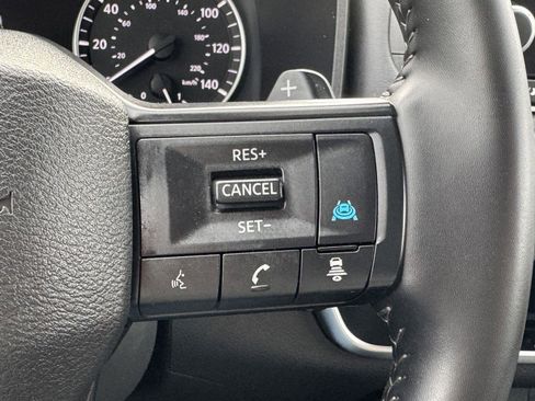 Used 2025 Nissan Rogue SV FWD image 26