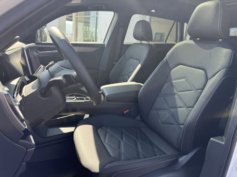 New 2026 Volkswagen Atlas Cross Sport SE w/ Panoramic Sunroof Package AWD/4WD image 9