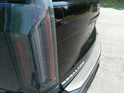 Used 2026 Cadillac Escalade V AWD/4WD image 8