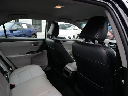 Used 2017 Toyota Camry SE FWD image 24