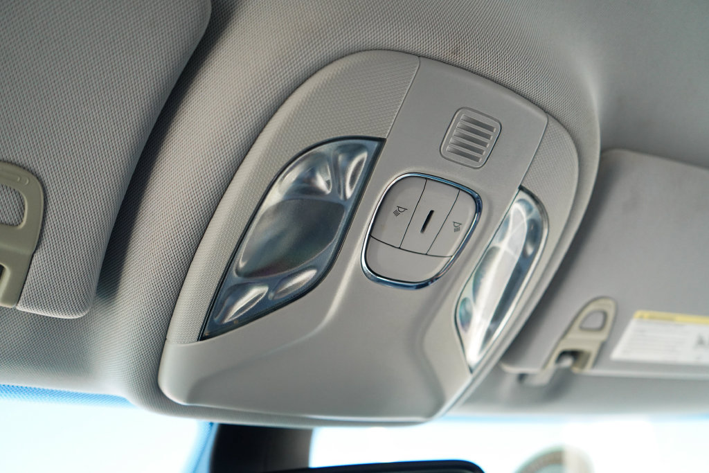 Used 2020 Jeep Compass Latitude FWD image 11