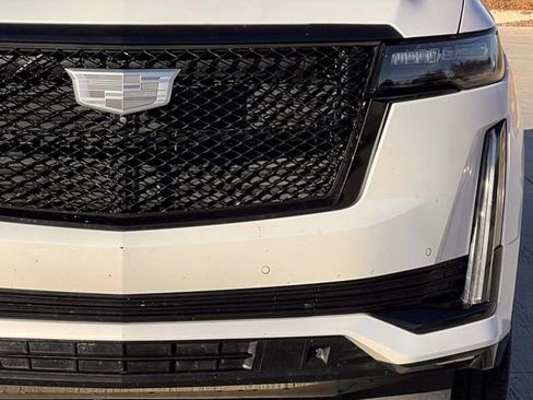 Used 2022 Cadillac Escalade Sport Platinum w/ LPO, ONYX Package image 10