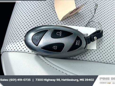 Used 2025 Hyundai Santa Fe SEL FWD image 9