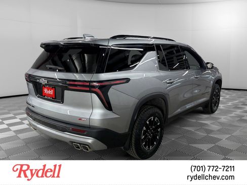 Used 2024 Chevrolet Traverse Z71 w/ Enhanced Driving Package AWD/4WD image 5