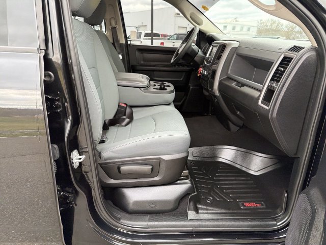 Used 2018 RAM 1500 Express w/ Express Value Package AWD/4WD image 29
