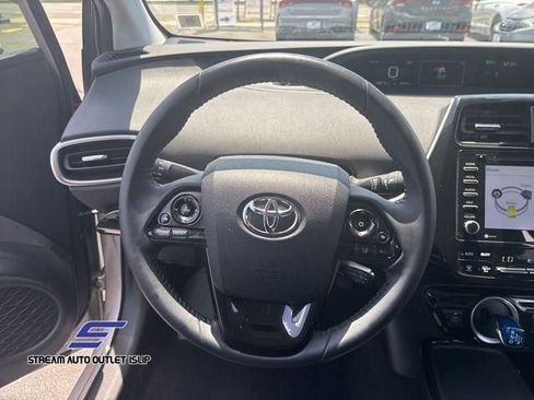 Used 2022 Toyota Prius Prime LE FWD image 31