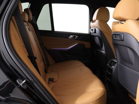 Used 2023 BMW X5 xDrive40i w/ M Sport Package image 32